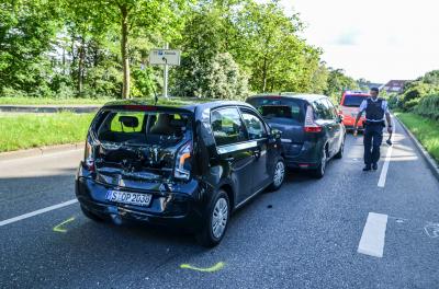 Stuttgart-Degerloch: 4 Verletzte nach Auffahrunfall auf der B27